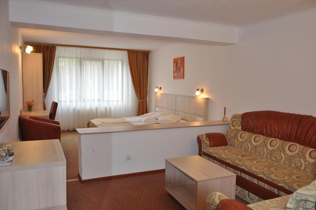 Cabana Claris Văliug Zimmer foto