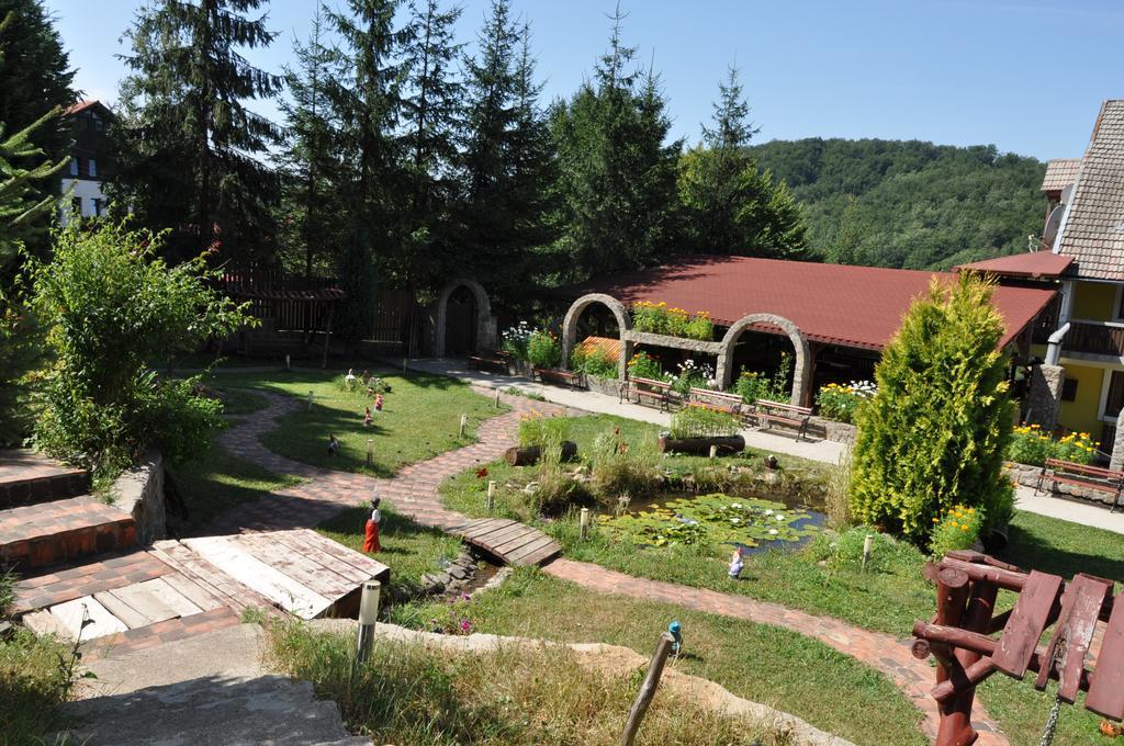 Cabana Claris Văliug Exterior foto