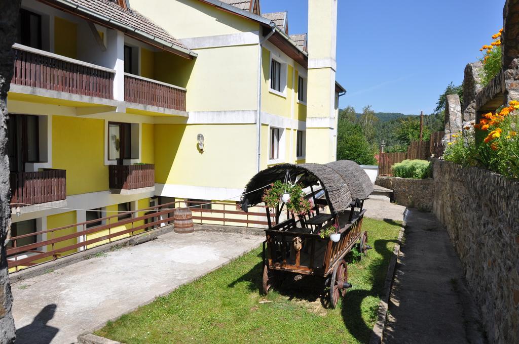 Cabana Claris Văliug Exterior foto